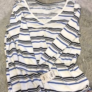 Three quarter sleeve top